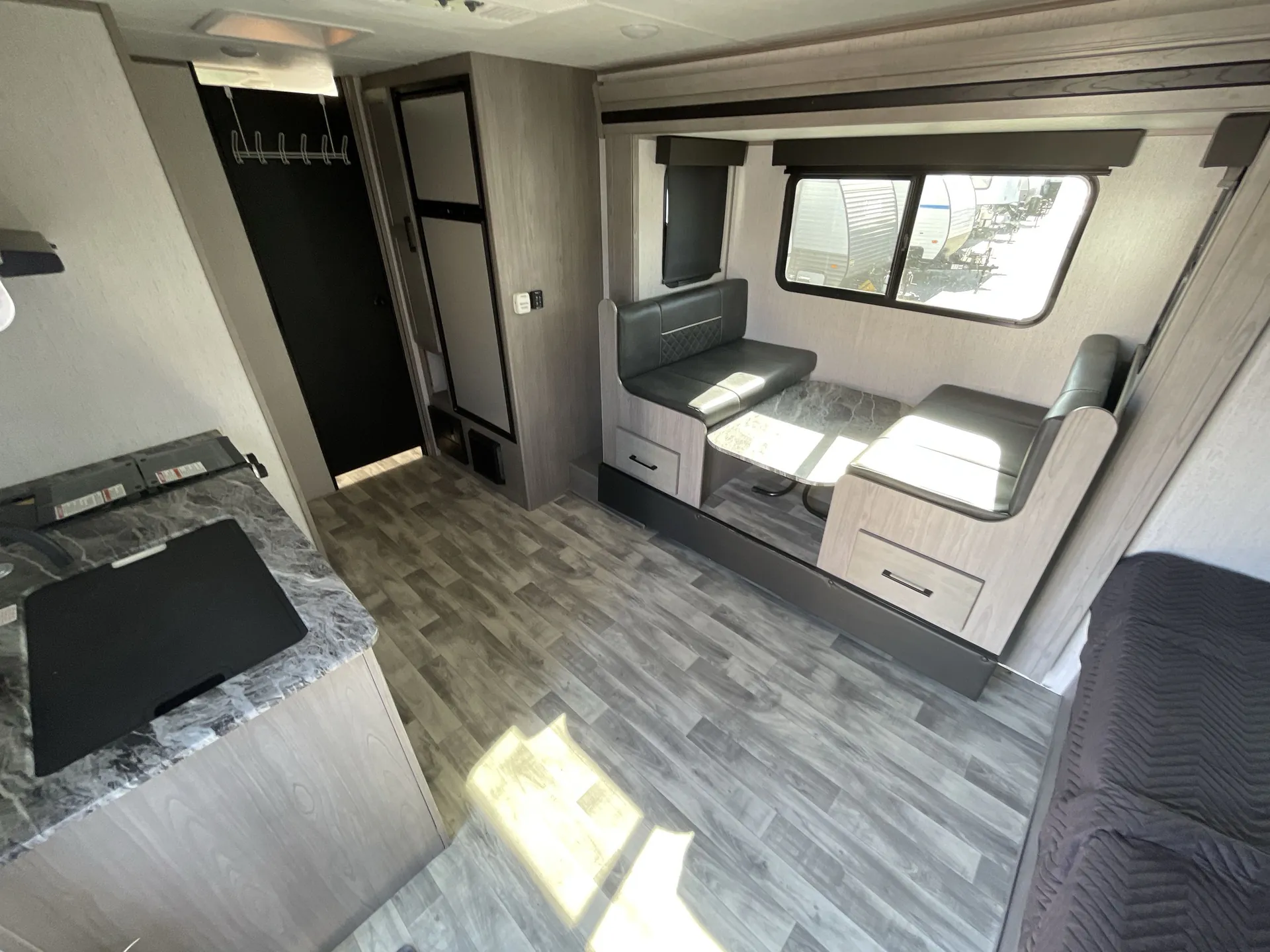 2022 Dutchmen Kodiak Cub 196BH — living area main