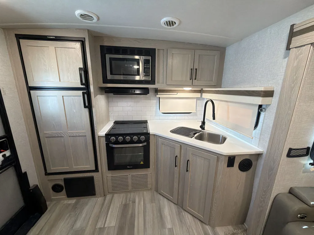 2022 Forest River Rockwood Ultra Lite 2614BS, Photos photo 28