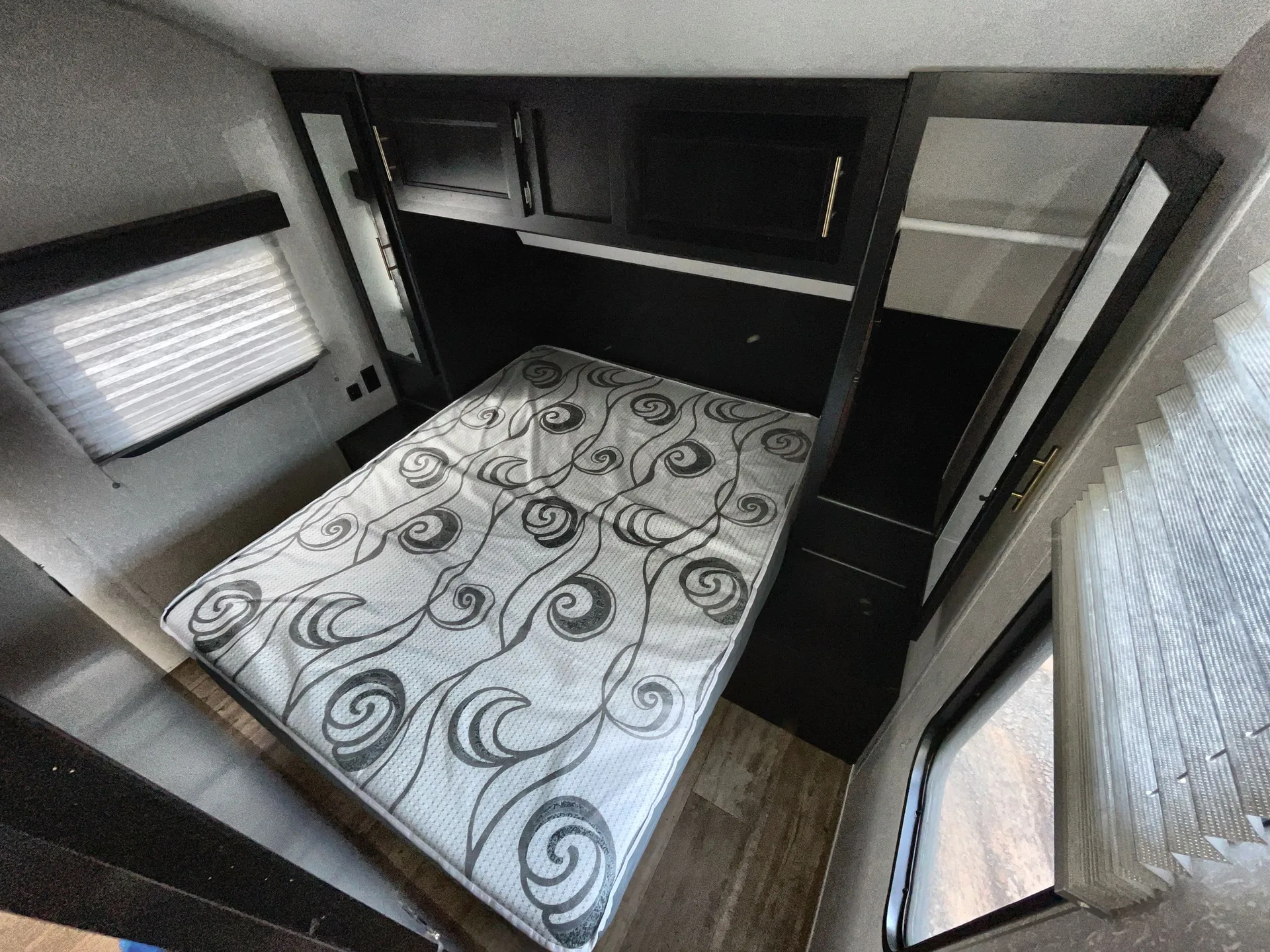 2022 Forest River Cherokee Grey Wolf 26DBH — living area main