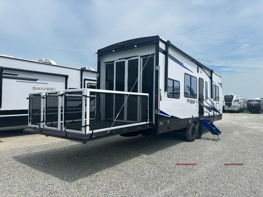 2026 Forest River Vengeance Rogue Armored 25L141, Photos photo 5