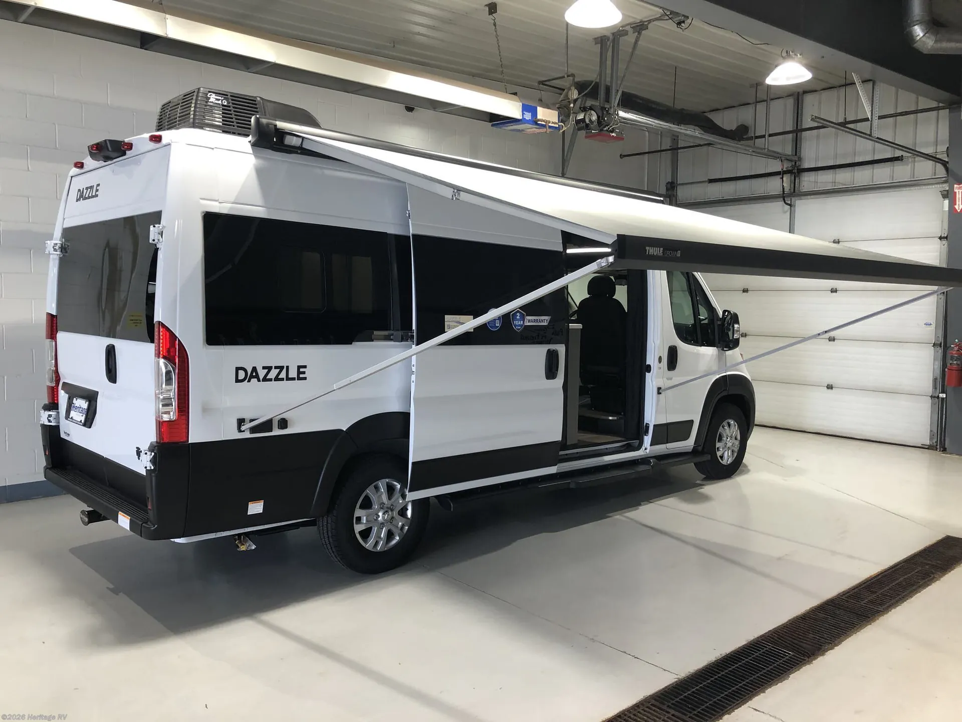 2025 Thor Motor Coach Dazzle 2JB - Photo 3