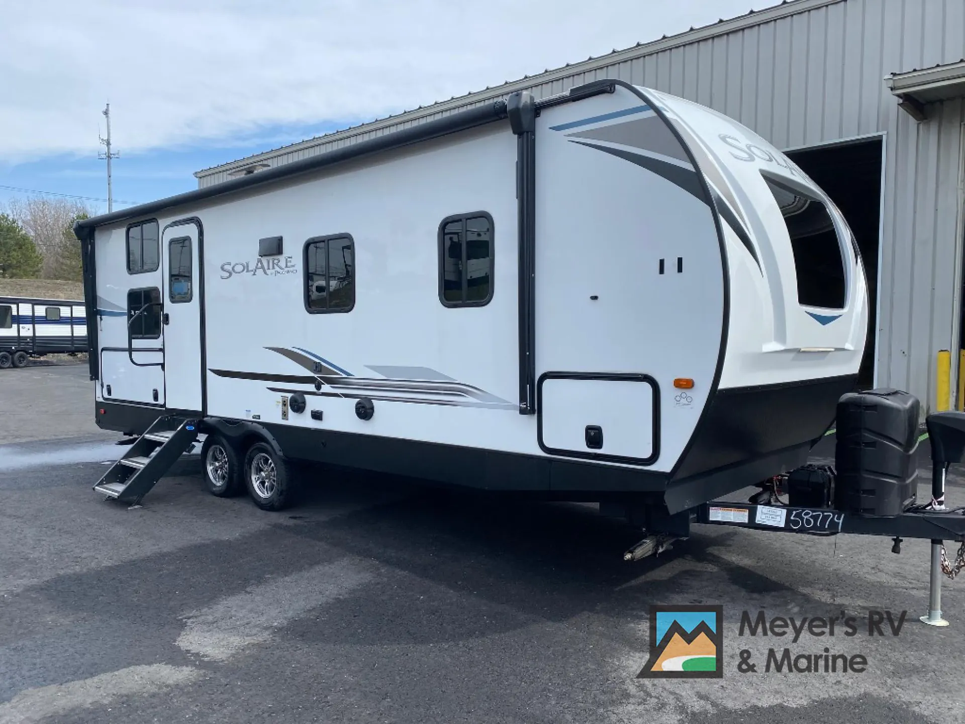 2023 Palomino SolAire 243BHS - Photo 2