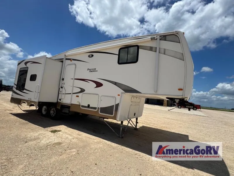 2011 NuWa HitchHiker Discover America Used    300 FK - Main photo