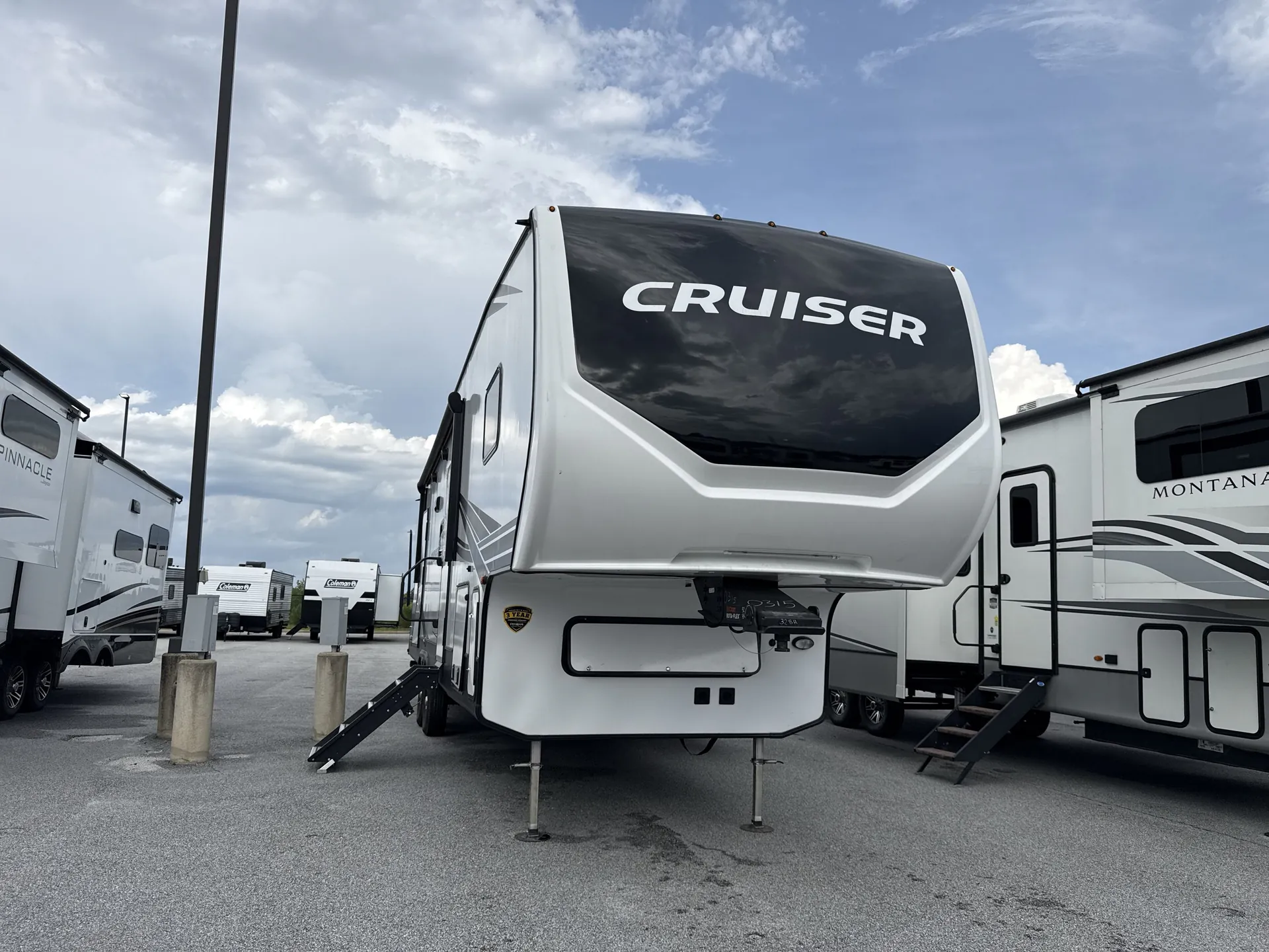 2023 CrossRoads Cruiser 32BH - Photo 2