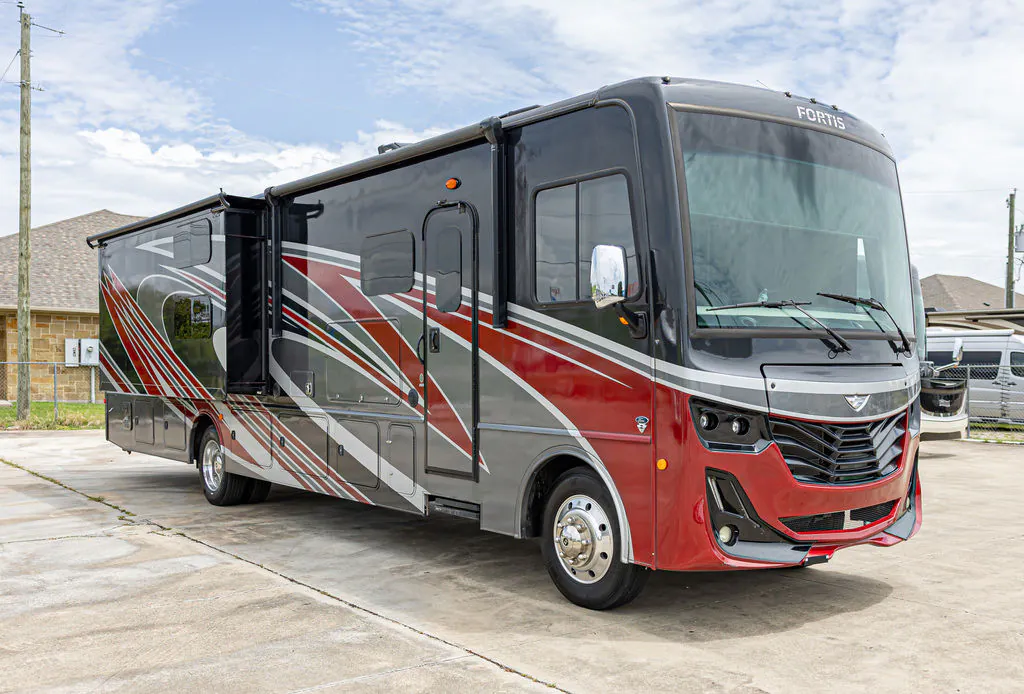 2022 Fleetwood Fortis 36DB - Photo 3