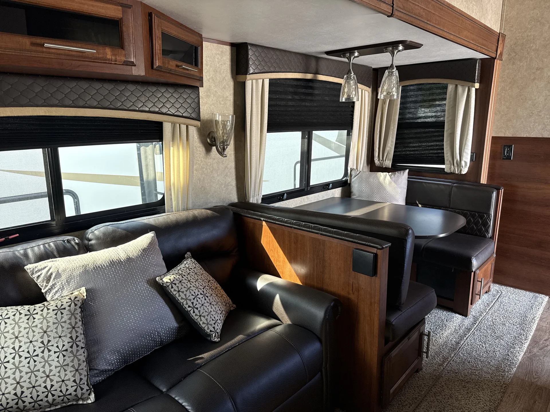2018 Jayco Eagle HT 29.5BHDS — living area main