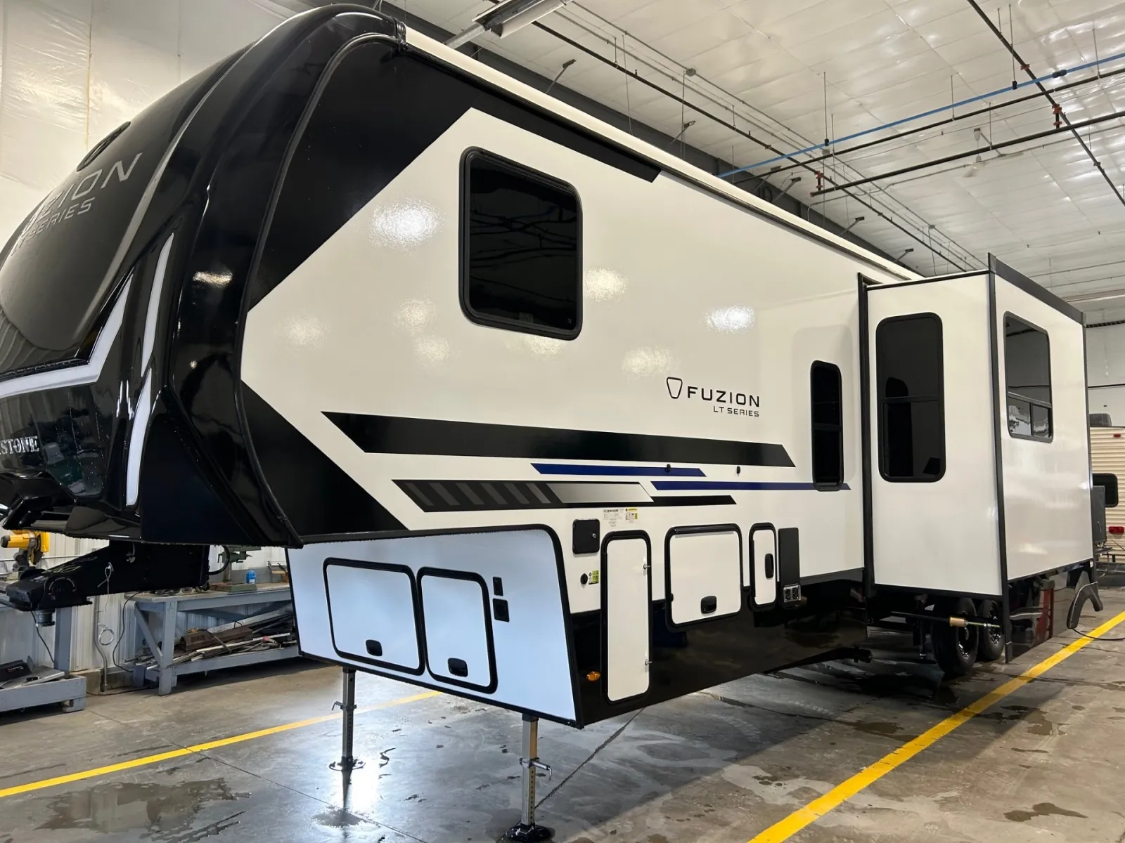 2026 Keystone Rv Impact 361LT - Photo 4