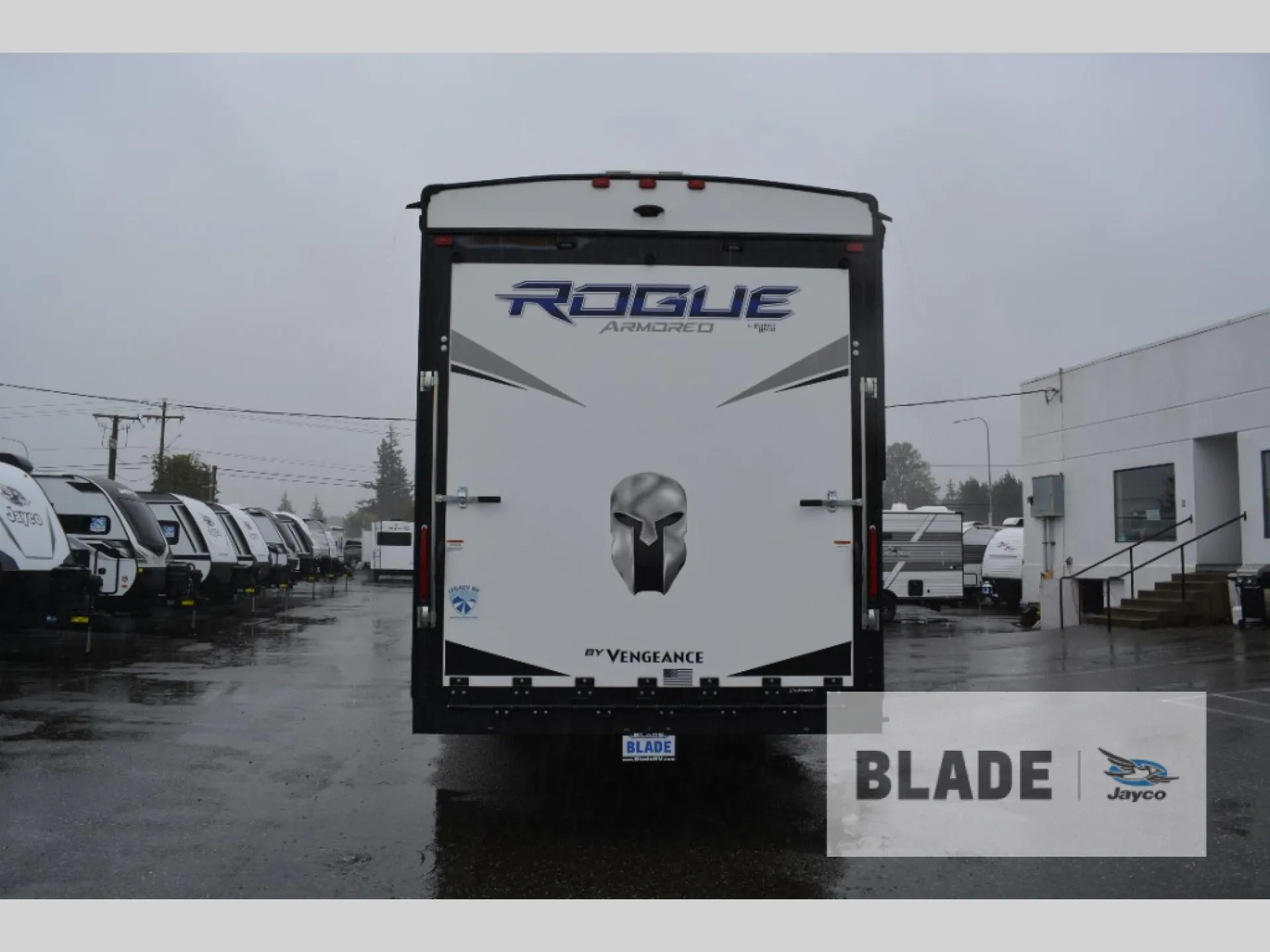 2024 Forest River Vengeance Rogue Armored 391T145 — Photo 7