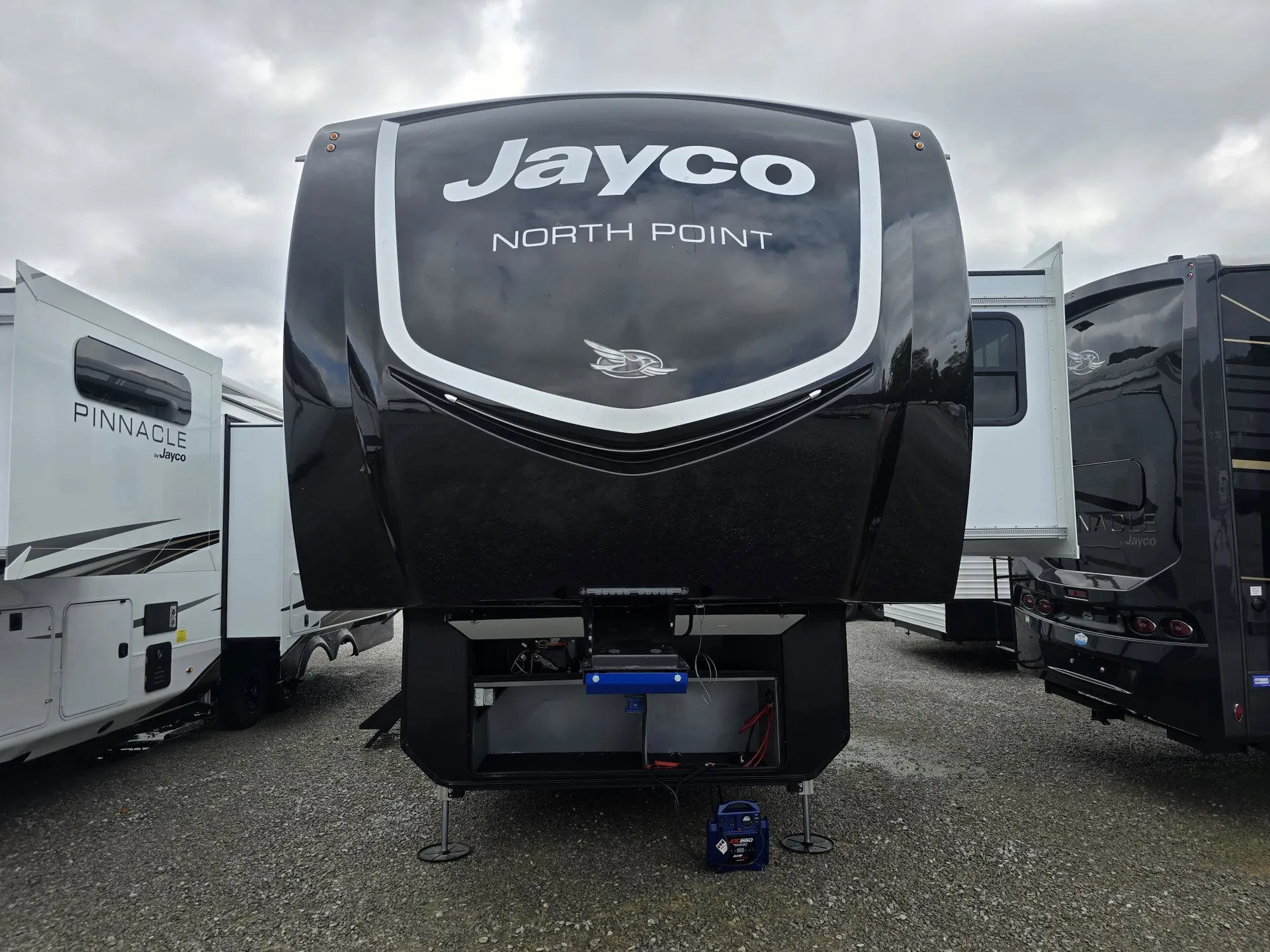 2026 Jayco North Point 310RLTS - Photo 3