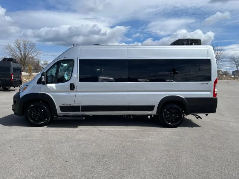 2026 Airstream Rangeline New    Std. Model - Photo 4