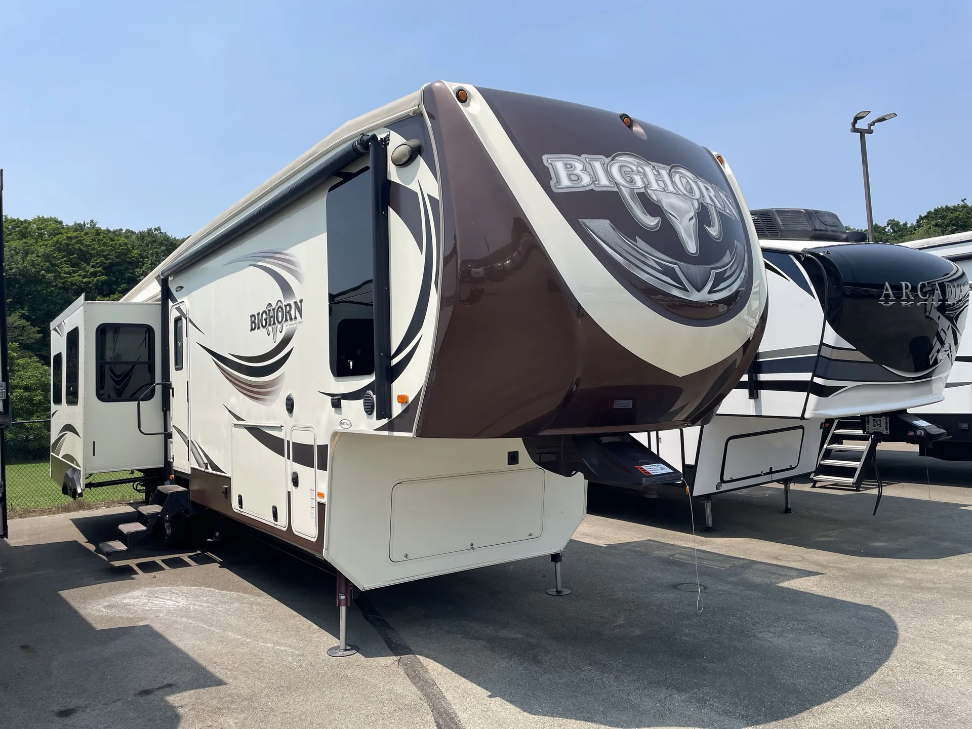 2015 Heartland Bighorn 3685RL - Photo 2