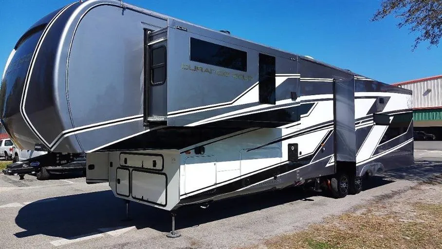 2026 KZ Durango Gold G384MSQ - Photo 3