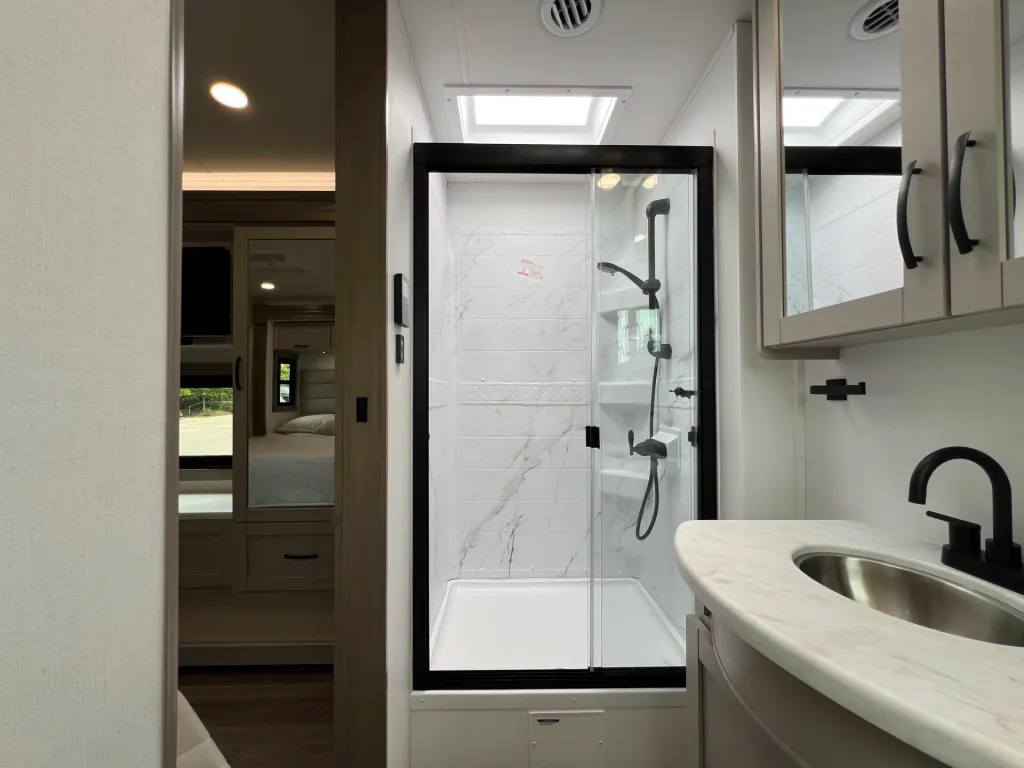 2027 Entegra Coach Vision XL 36C, Photos photo 24