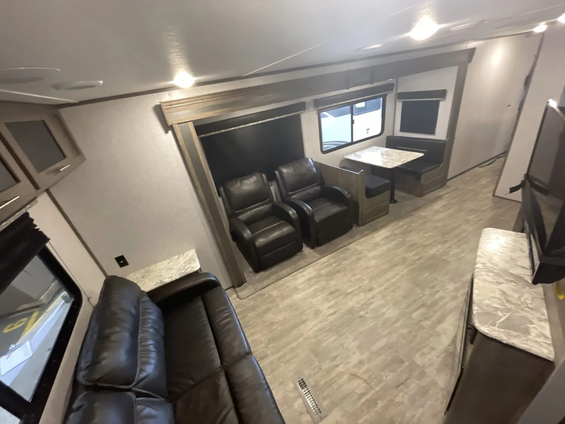 2021 Dutchmen Aspen Trail 2860RLS - Photo 3