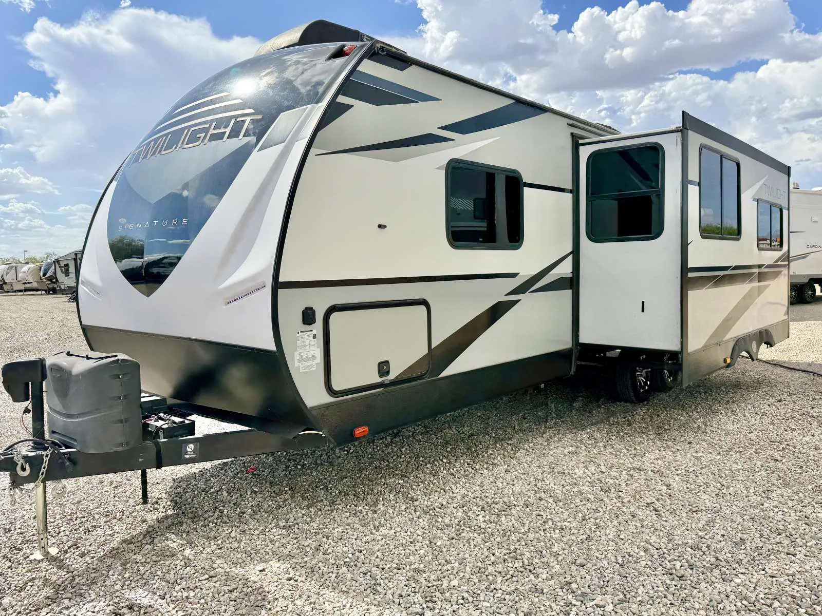 2021 Cruiser RV Twilight Signatrure 2620 - Photo 3