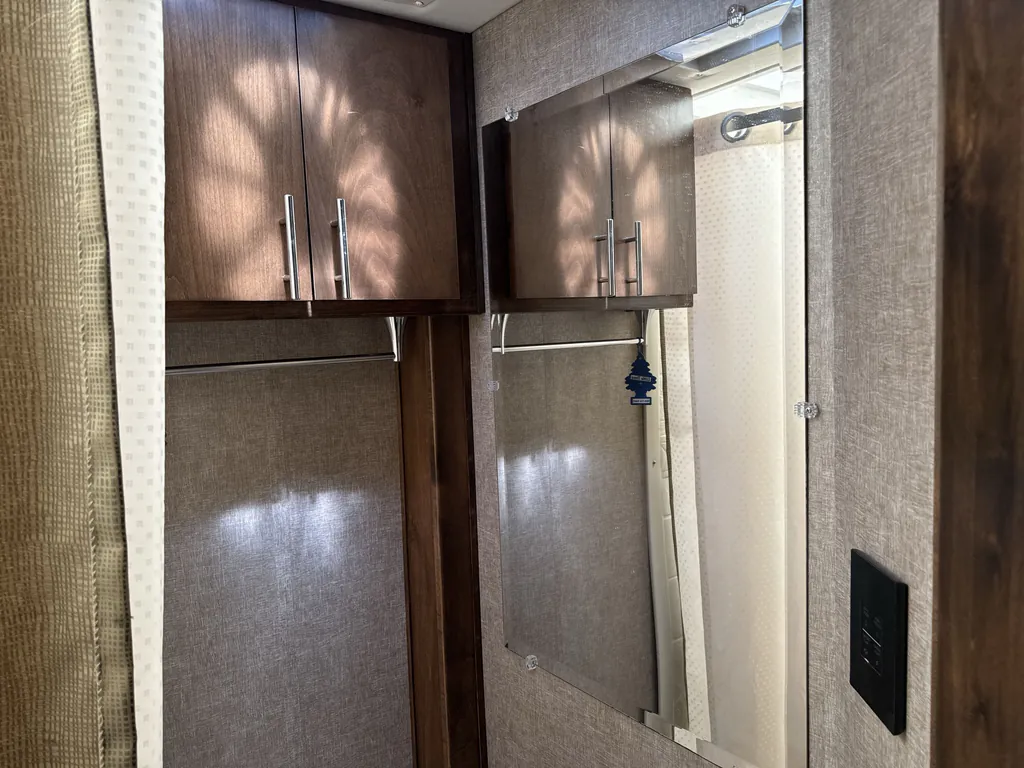 2018 Tiffin Wayfarer 24 QW, Photos photo 13