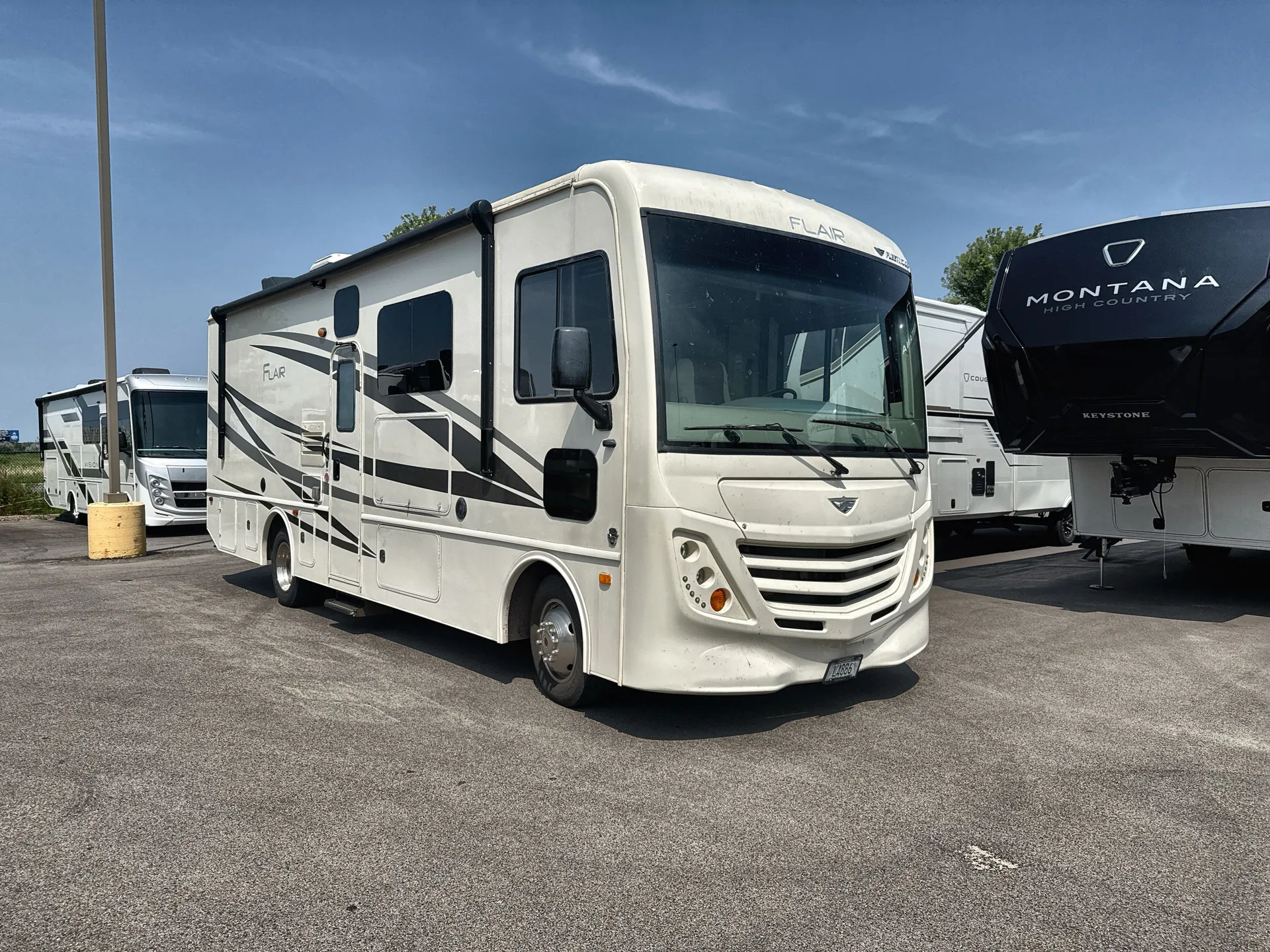 2019 Fleetwood Flair 28A - Photo 2
