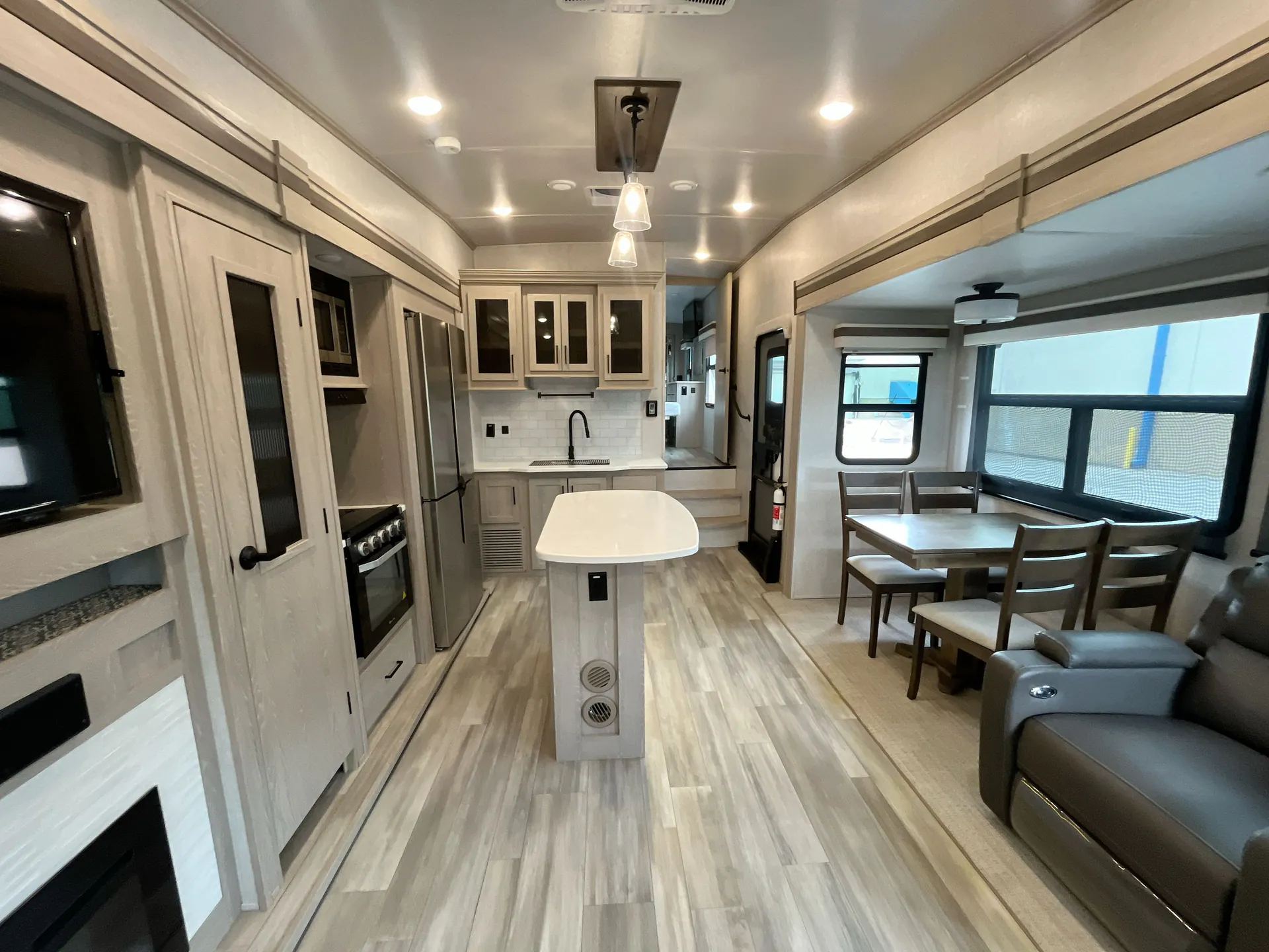 2022 Forest River Rockwood Ultra Lite 2893BS — living area main