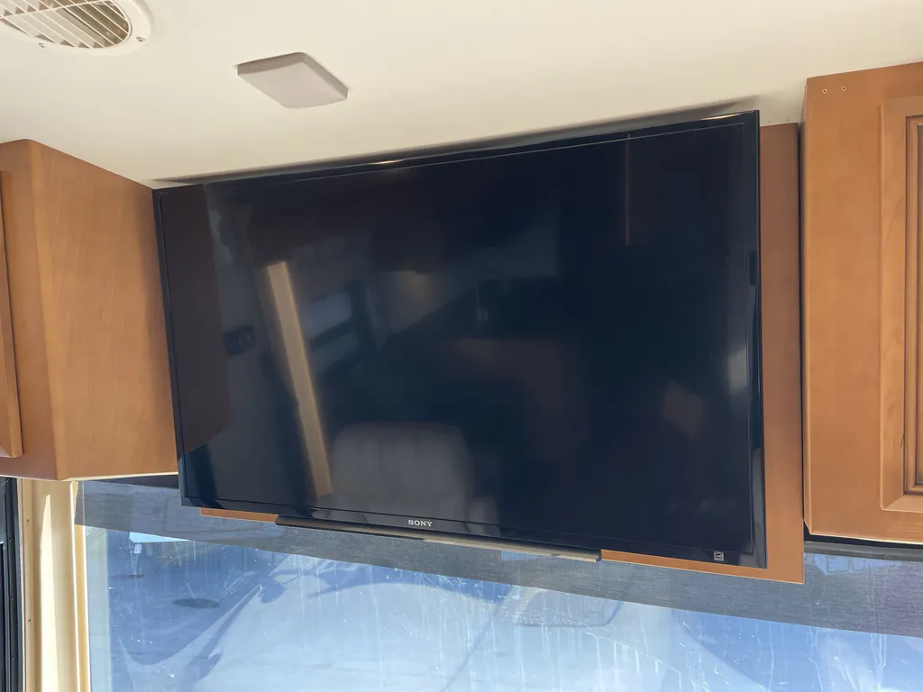 2016 Newmar Canyon Star 3921, Photos photo 10