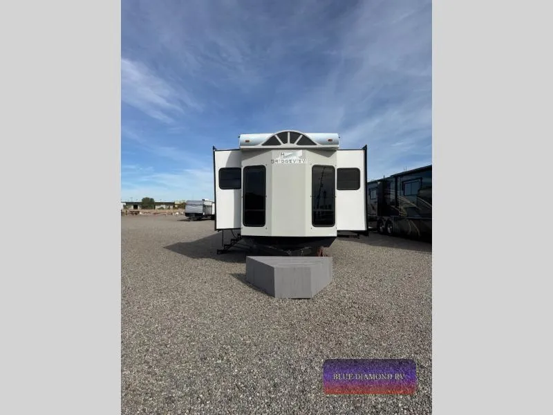 2020 HL Enterprise Bridgeview Used    Park Model RV Trailer - Photo 2