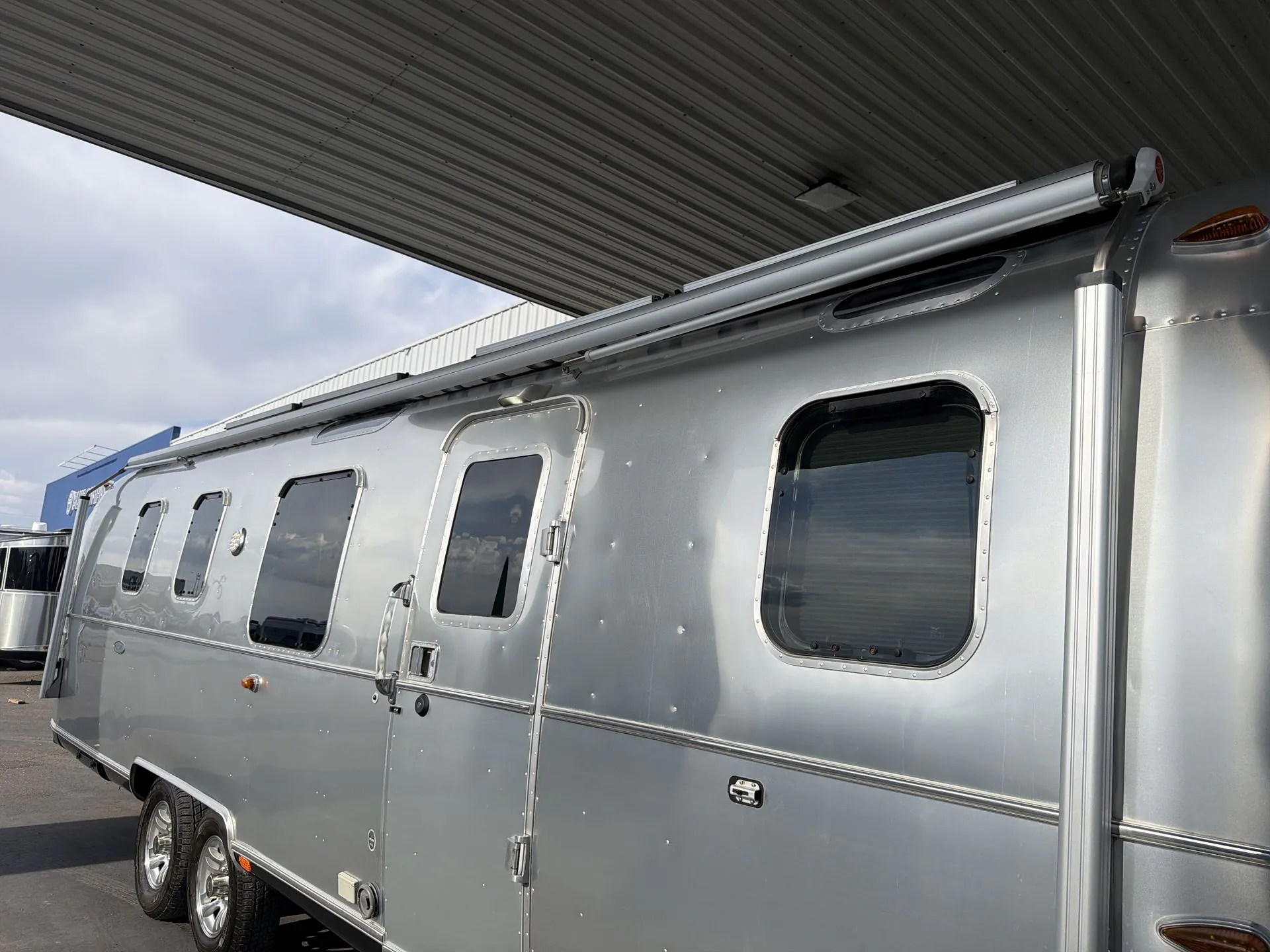 2018 Airstream Classic 33FB - Photo 4
