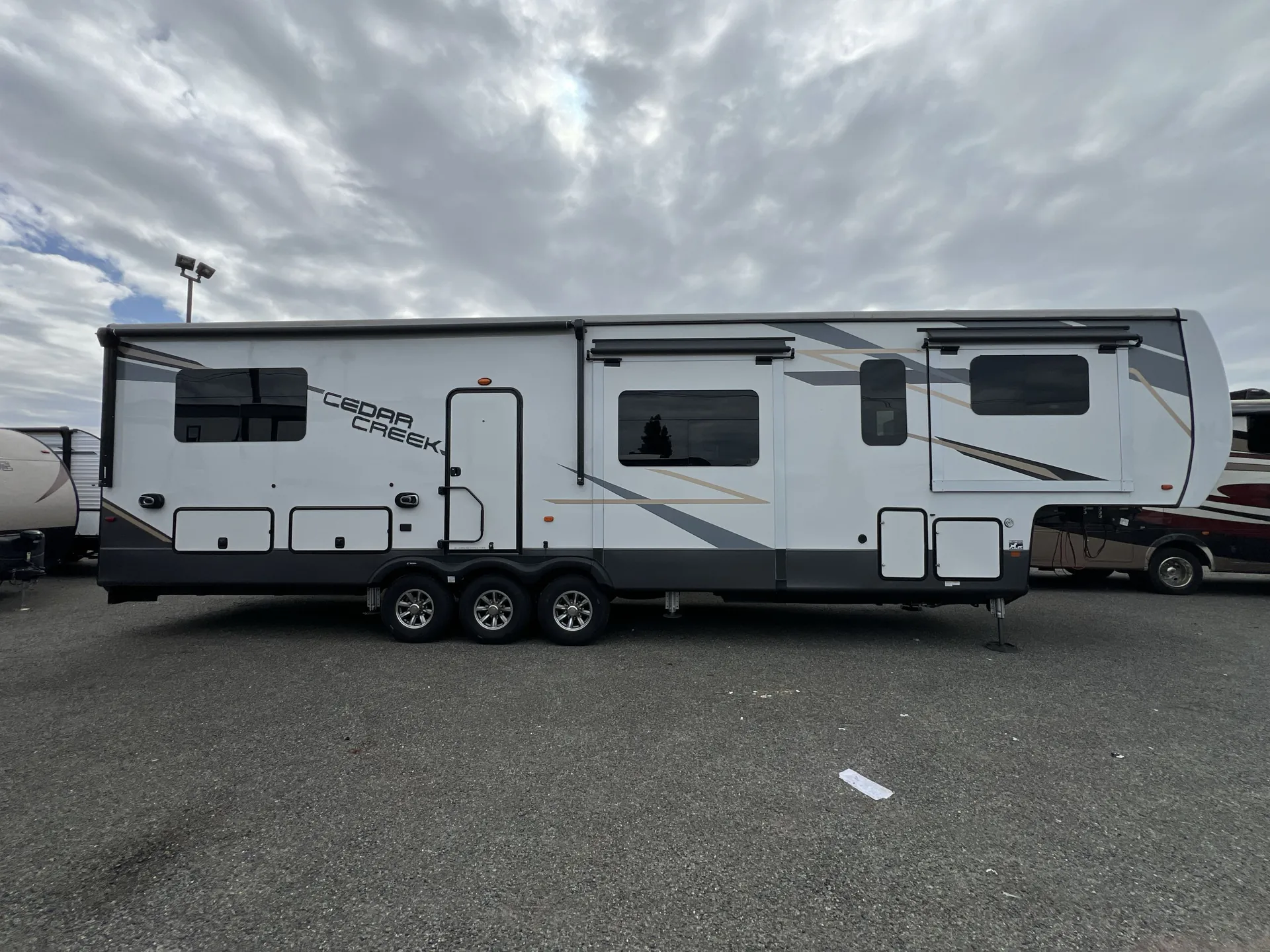 2022 Forest River Cedar Creek 385TH — campside