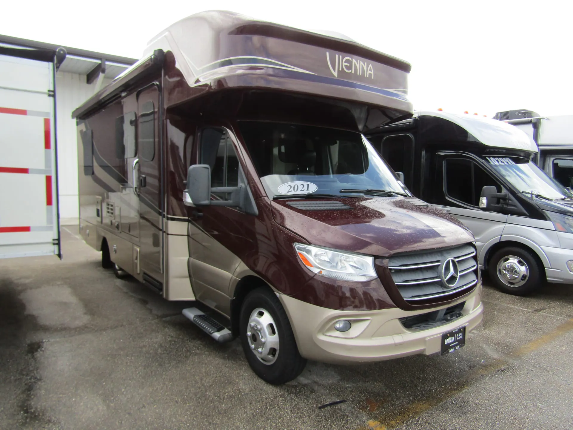 2021 Renegade RV Vienna 25FWC - Photo 2