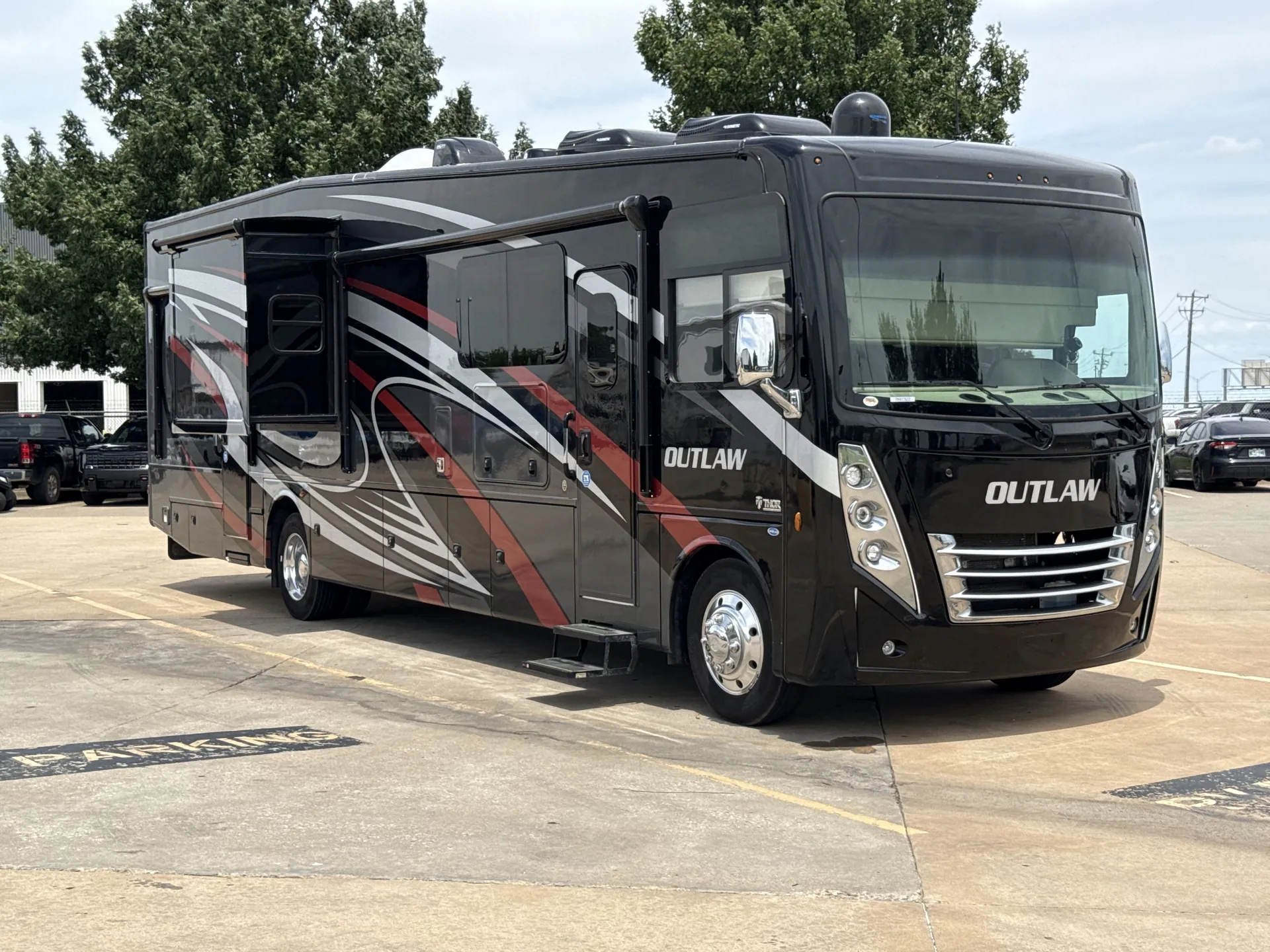 2022 Thor Motor Coach Outlaw 38MB - Photo 2