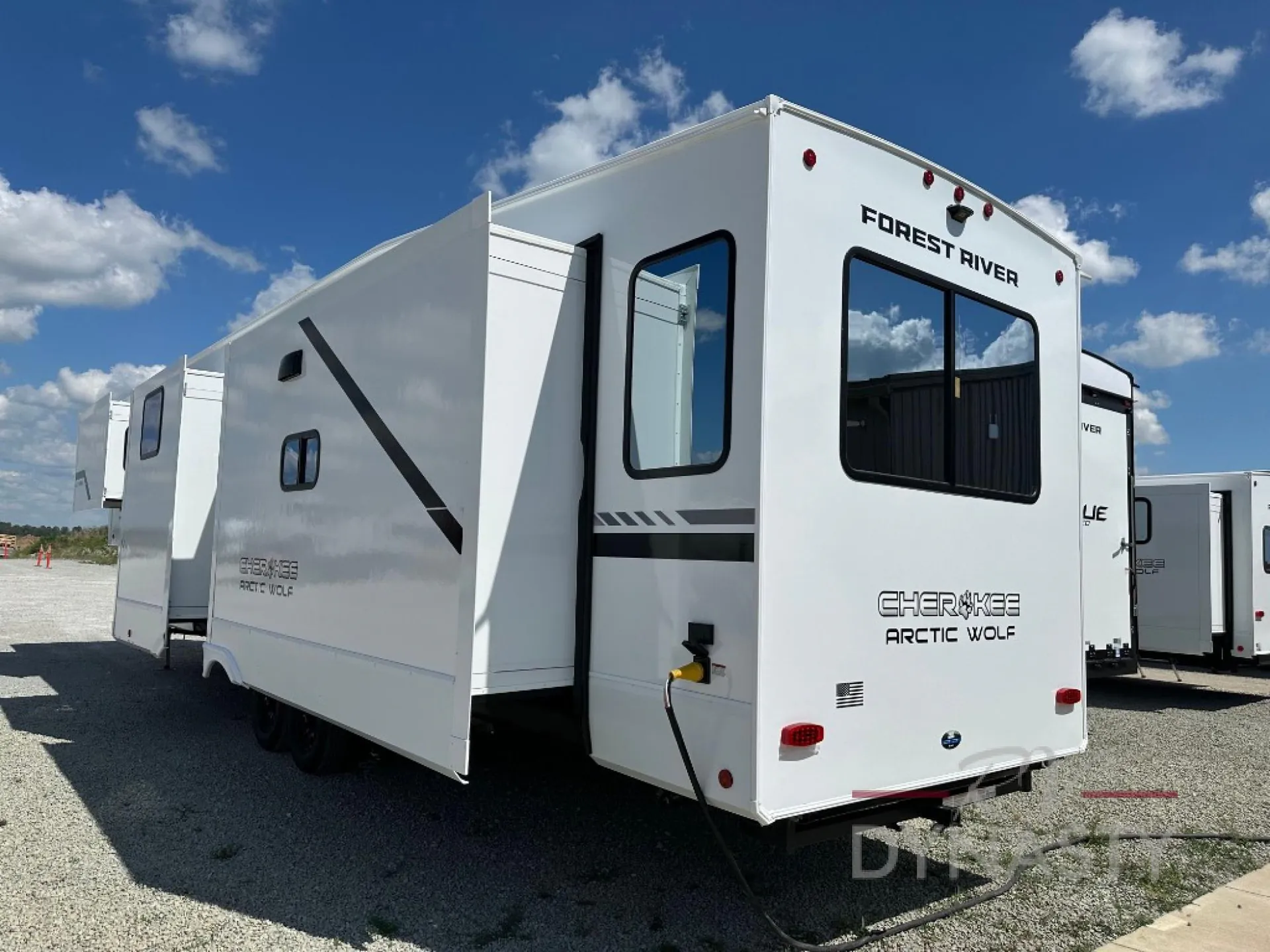 2026 Forest River Cherokee Arctic Wolf 3650SUITE - Photo 4
