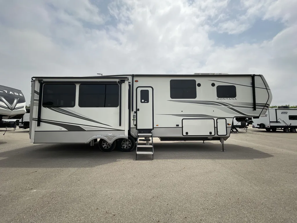 2022 Keystone Montana 3231CK, Photos photo 3