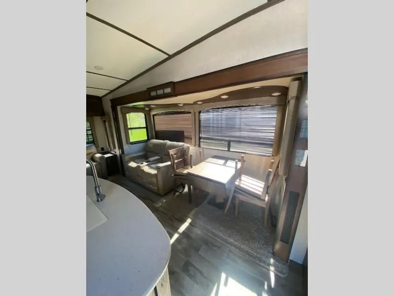 2018 Keystone RV Cougar 310RLS - Photo 2