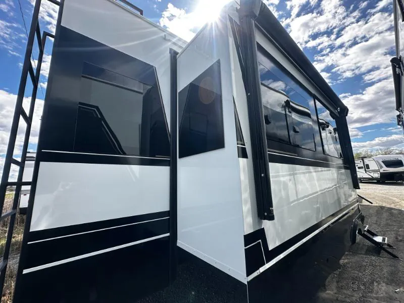 2026 Brinkley Model Z 3600, Photos photo 31