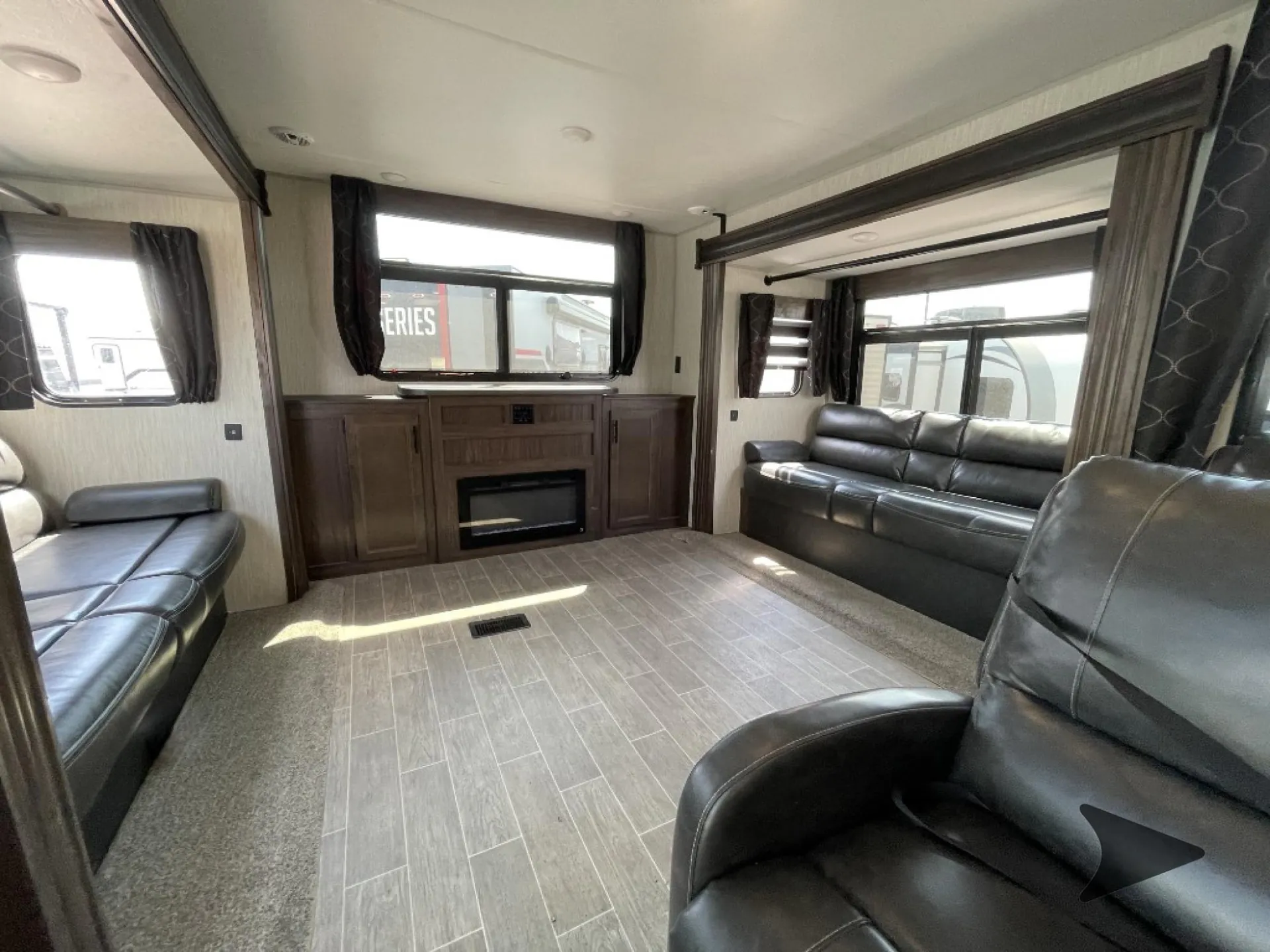2021 Forest River Cherokee 306MM - Photo 4
