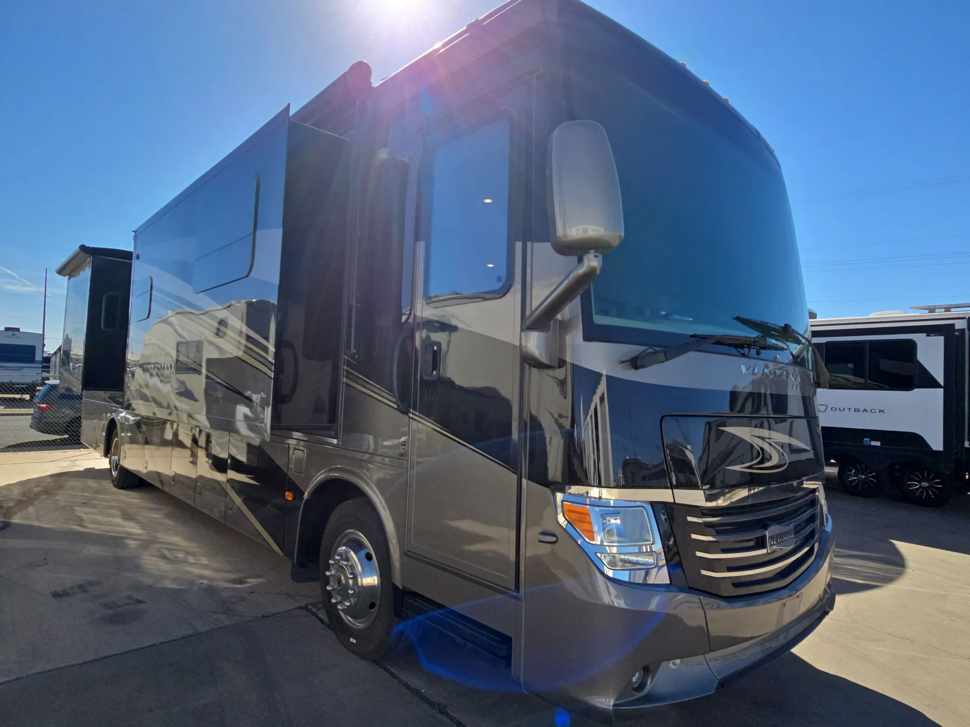 2016 Newmar Ventana 4037 - Photo 2