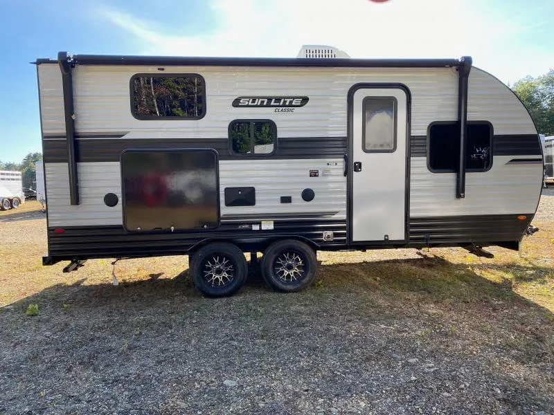 2024 Sunset Park RV Sun Lite 21QB - Photo 2