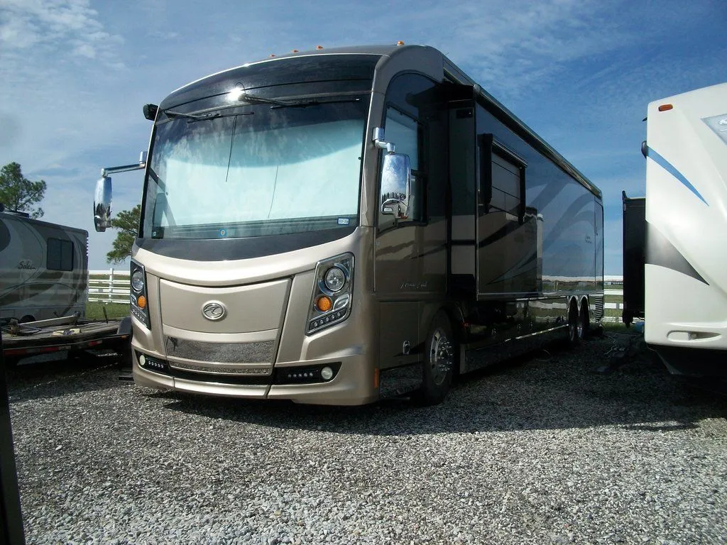 2013 American Coach American Eagle Heritage 45T - Photo 2