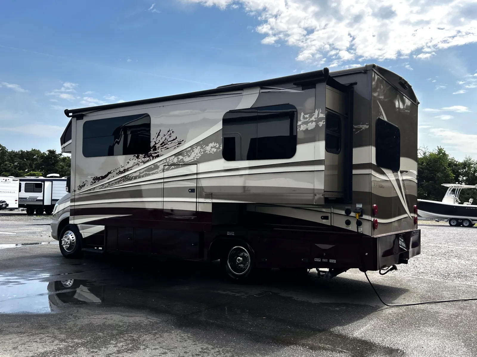 2019 Dynamax Corp Isata 3 Series 3 SERIES 24FW - Photo 3