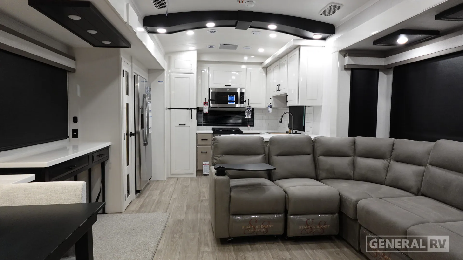2027 Jayco Pinnacle 38FBRK - Photo 3
