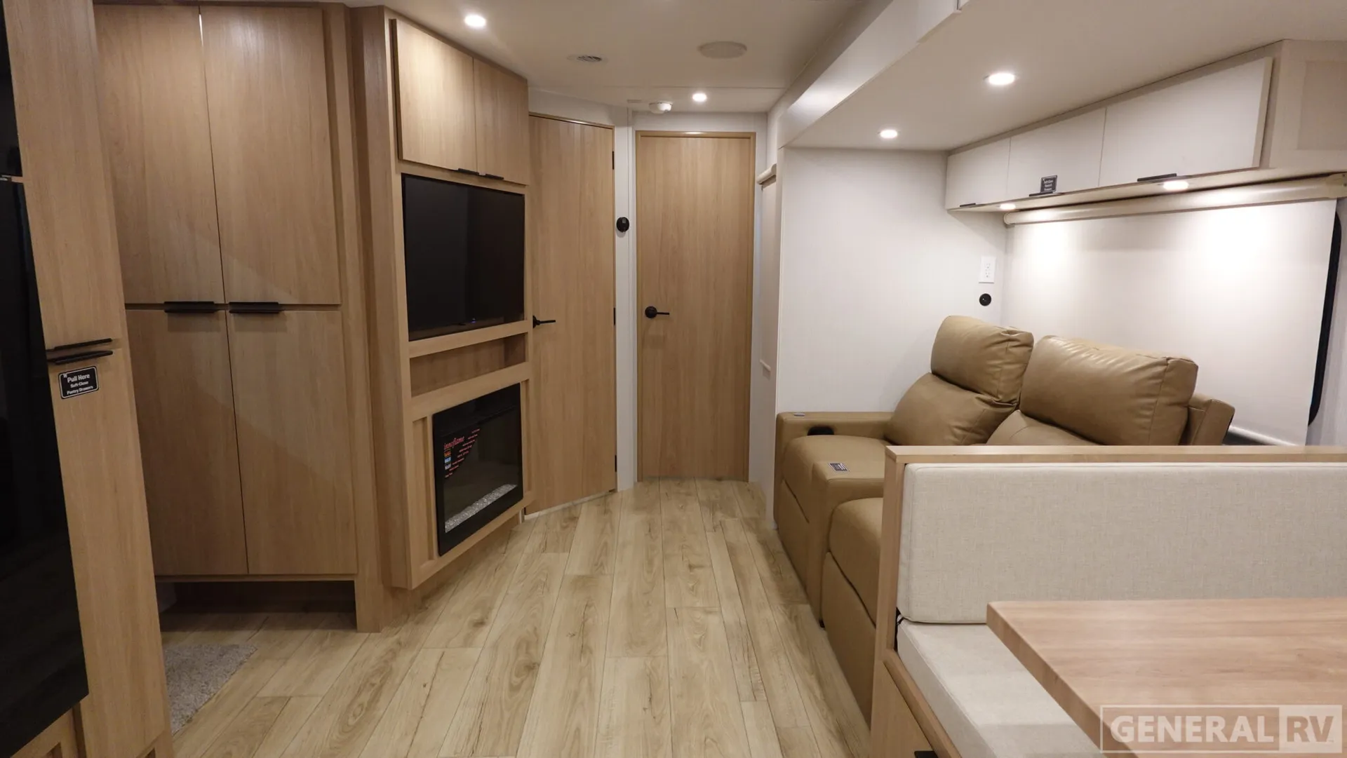 2026 Winnebago Thrive 26FKD - Photo 3