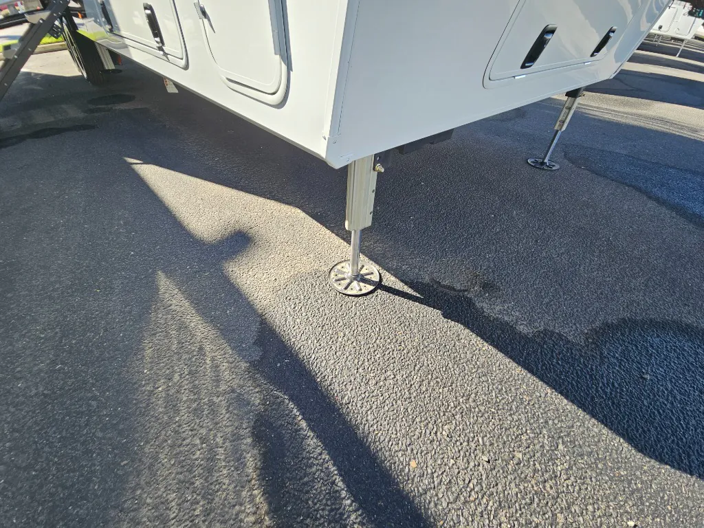 2026 Brinkley Model Z 3515, Photos photo 9