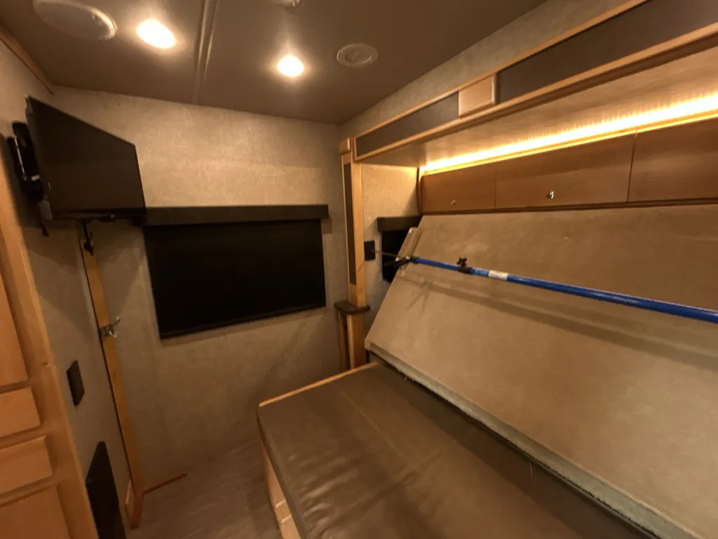 2017 Tiffin Wayfarer 24 QW, Photos photo 15
