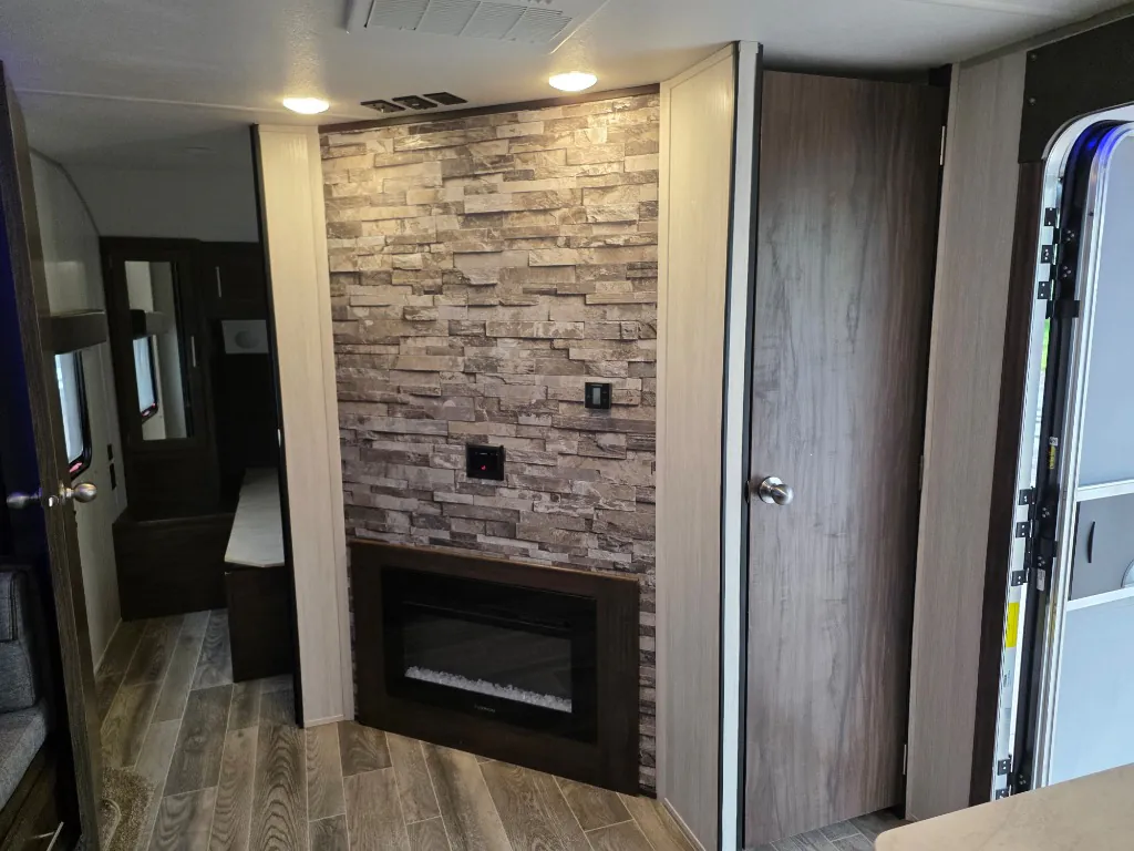 2019 Forest River Cherokee 214JT dealer photo 7 from Colton RV