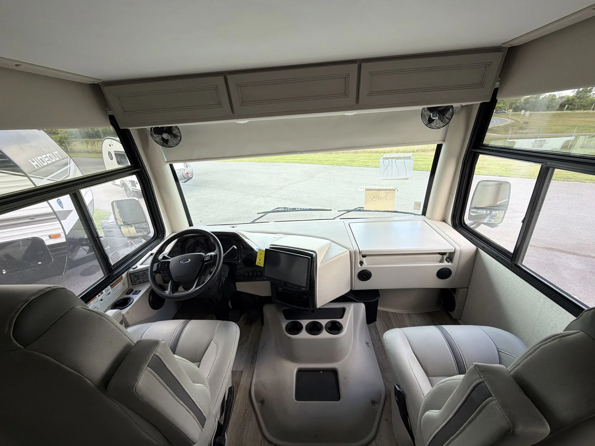2027 Thor Motor Coach Outlaw Wild West 38K — living area main