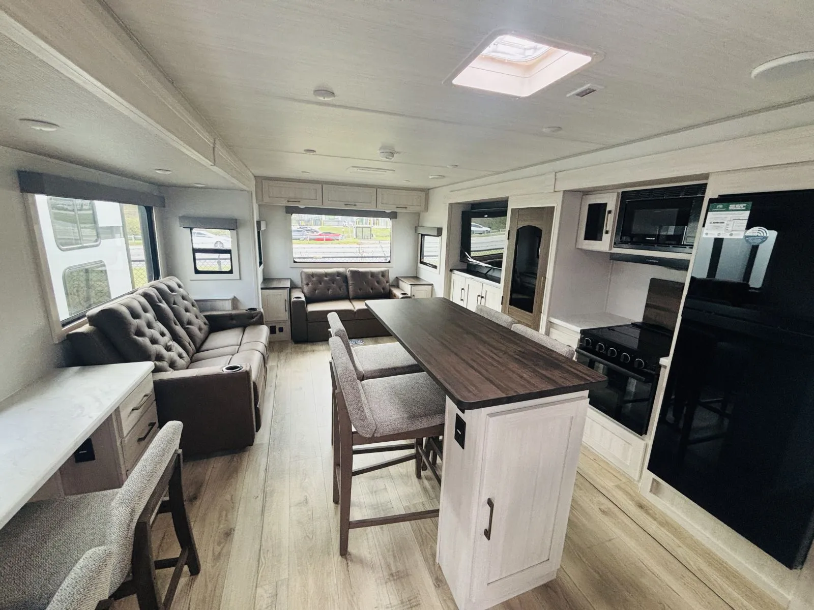 2026 Forest River SURVEYOR 290RLDS - Photo 3