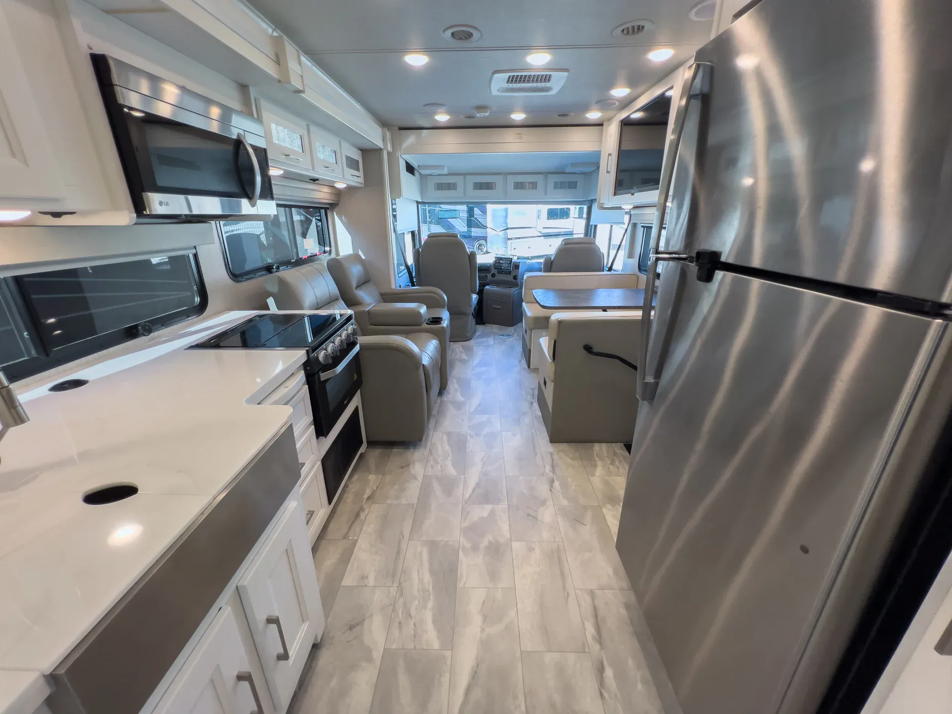 2022 Coachmen Sportscoach SRS 339DS - Photo 4