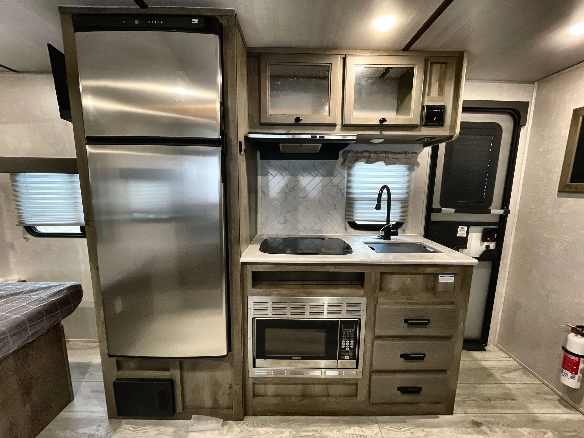 2022 Forest River Surveyor Legend 19RBLE — living area main