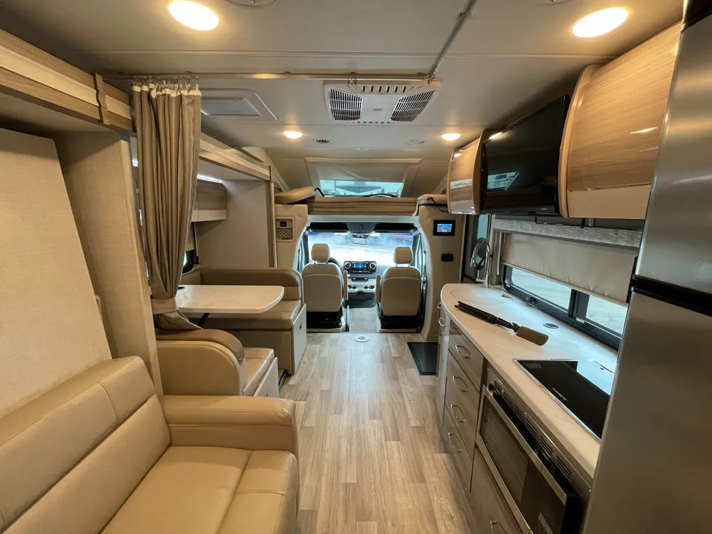 2024 Thor Motor Coach Tiburon 24FB, Photos photo 2