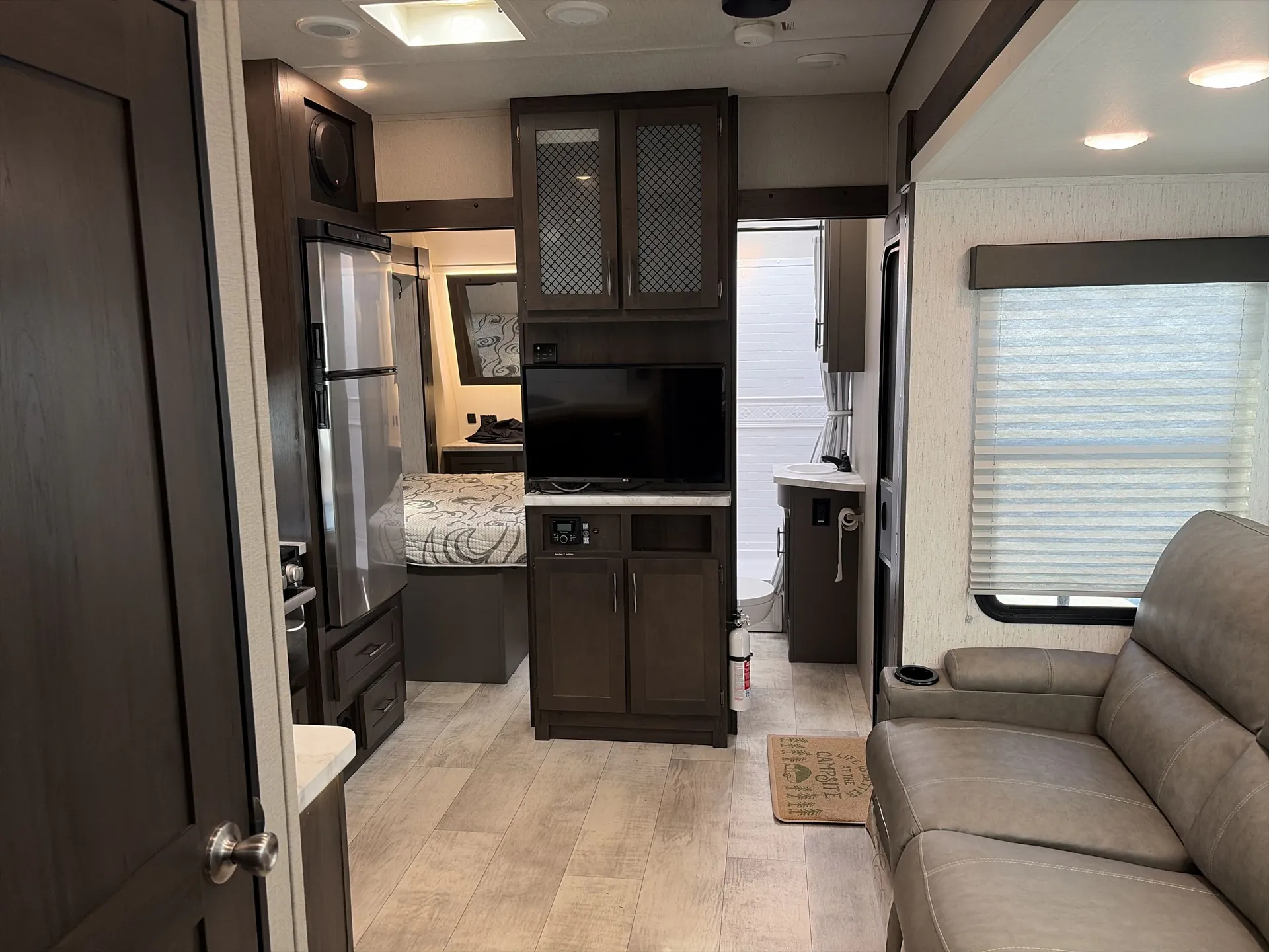 2021 Grand Design Momentum G-Class 31G — living area main