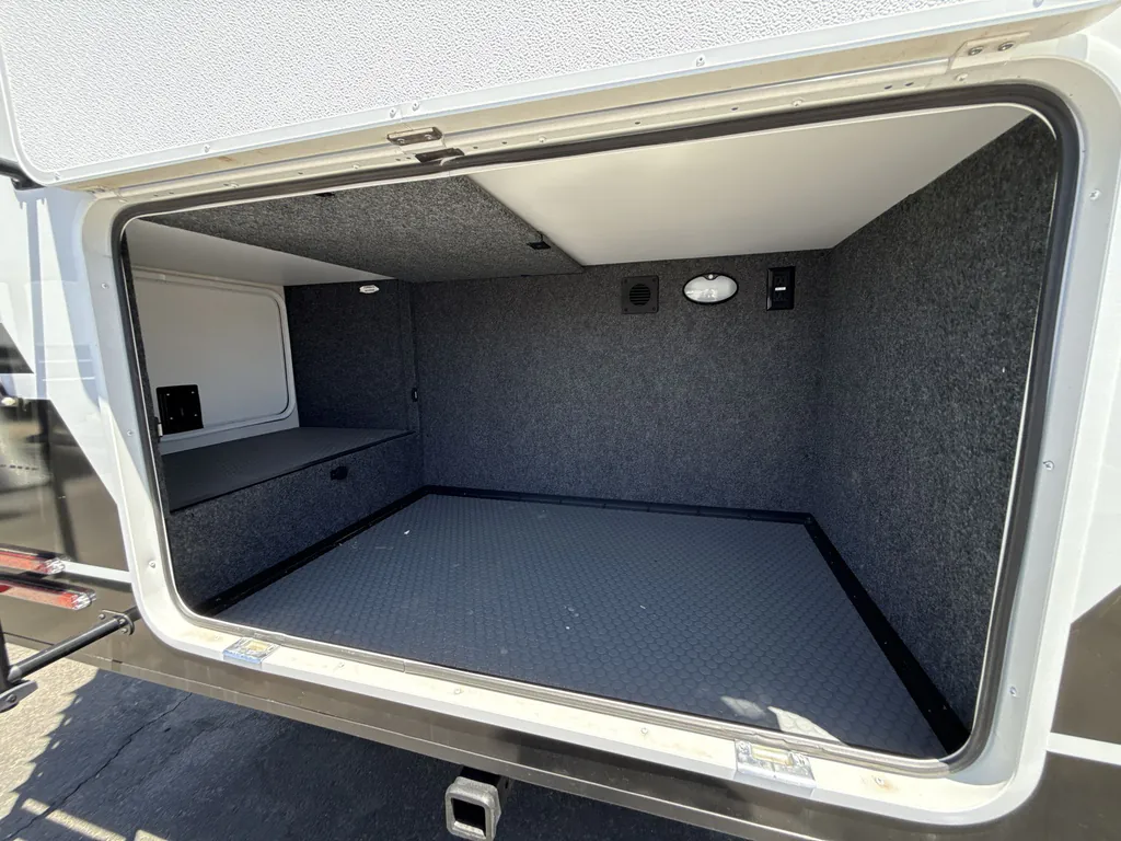 2026 Brinkley Model I 294, Photos photo 22