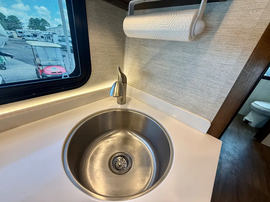 2020 Tiffin Wayfarer 25 RW, Photos photo 18